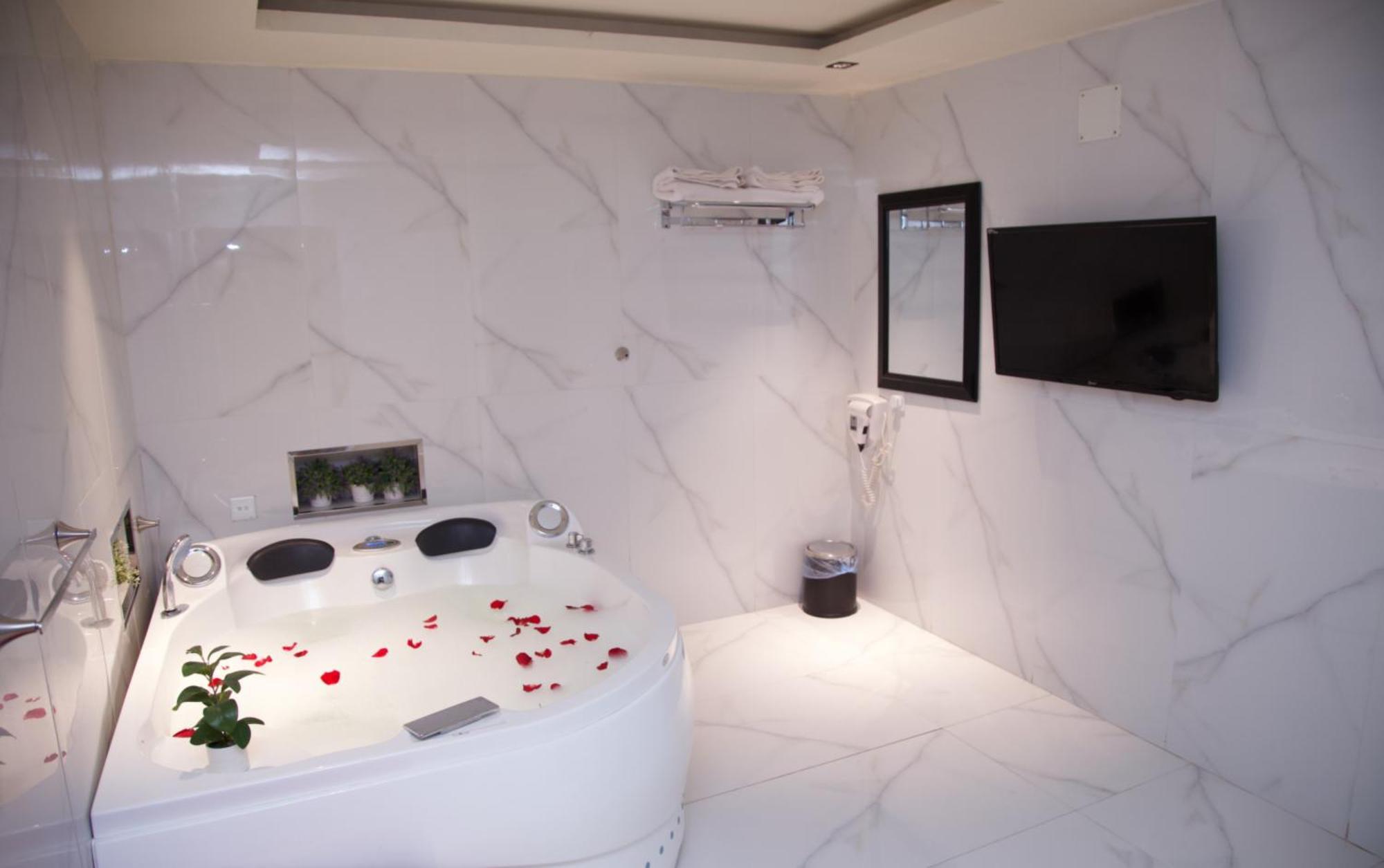 Hotel Sharz 3*